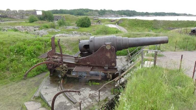 Explorez les immenses forts militaires de Suomenlinna près d’Helsinki